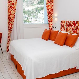 Camera con letto king size